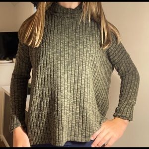 American eagle green turtleneck size:Xs Super cozy